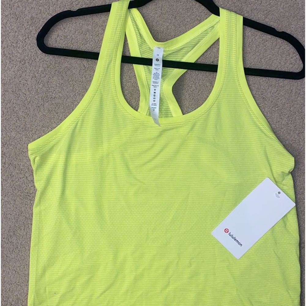 Lululemon running tank size 8.